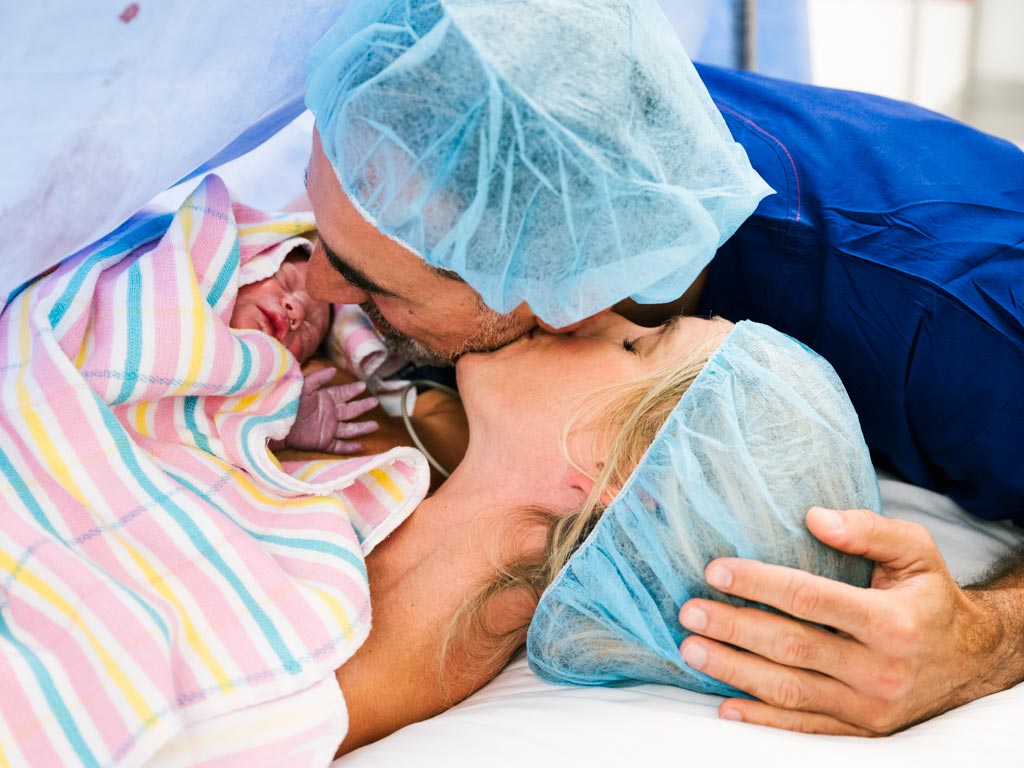 dad-connects-with-newborn-baby