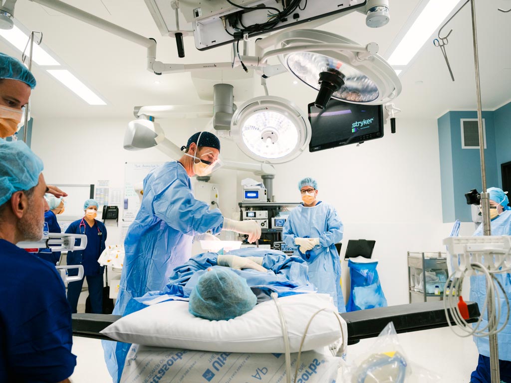 doctor-performs-cesarean-section